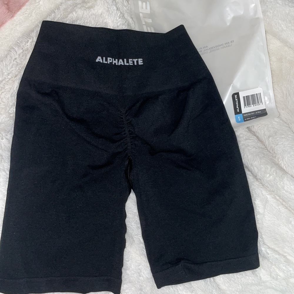 Alphalete amplify biker short, brand new!!